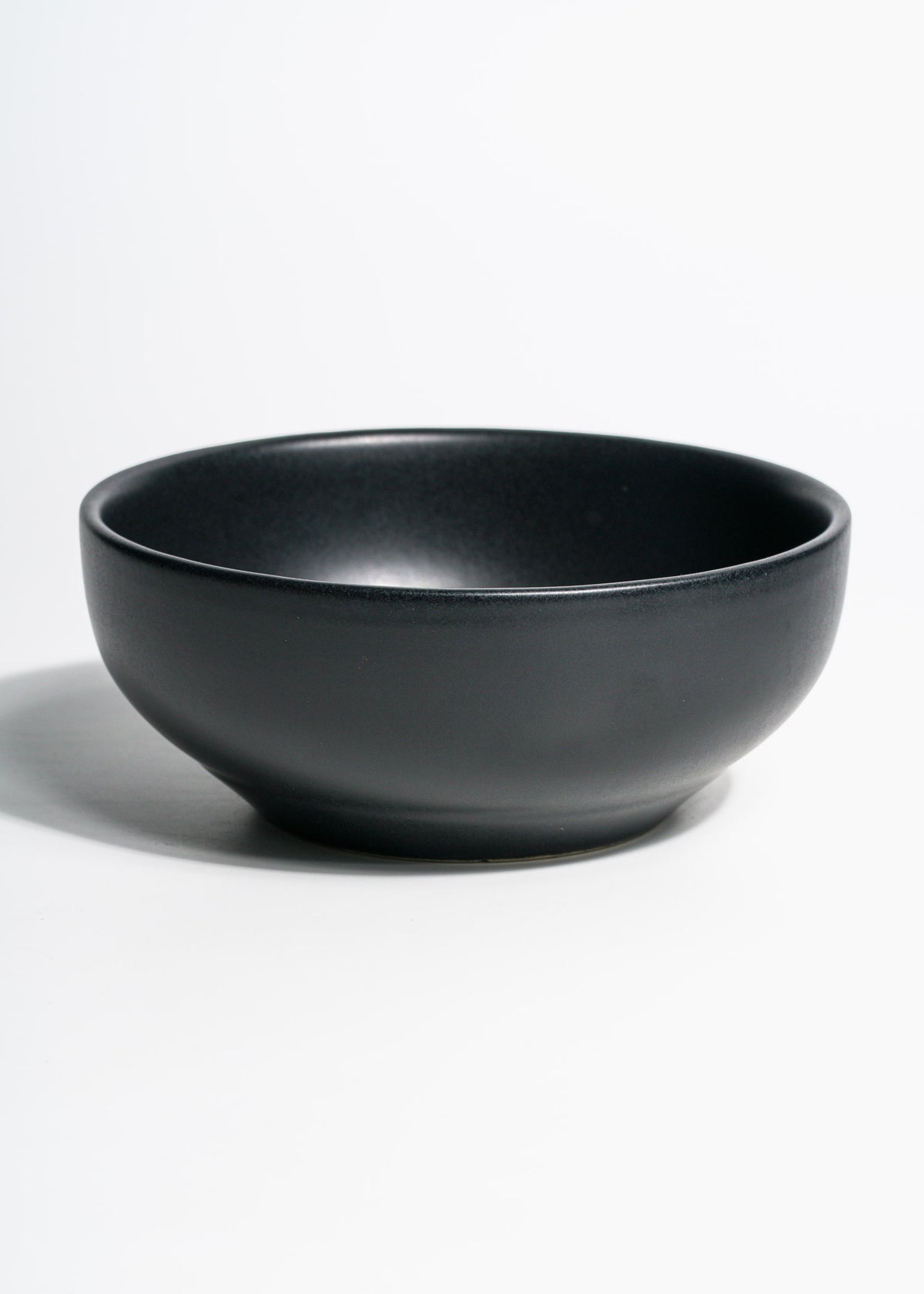 Plato hondo de cerámica negro Baltimore 500 ml — imagen de producto