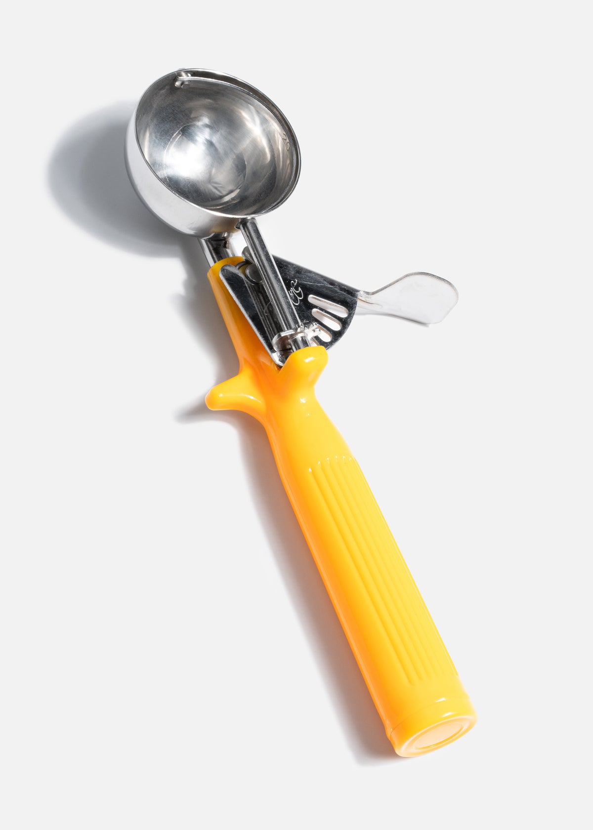 Porcionador reforzado 20 de acero inoxidable mango amarillo 1 5/8 oz 7/32 tazas — imagen de producto