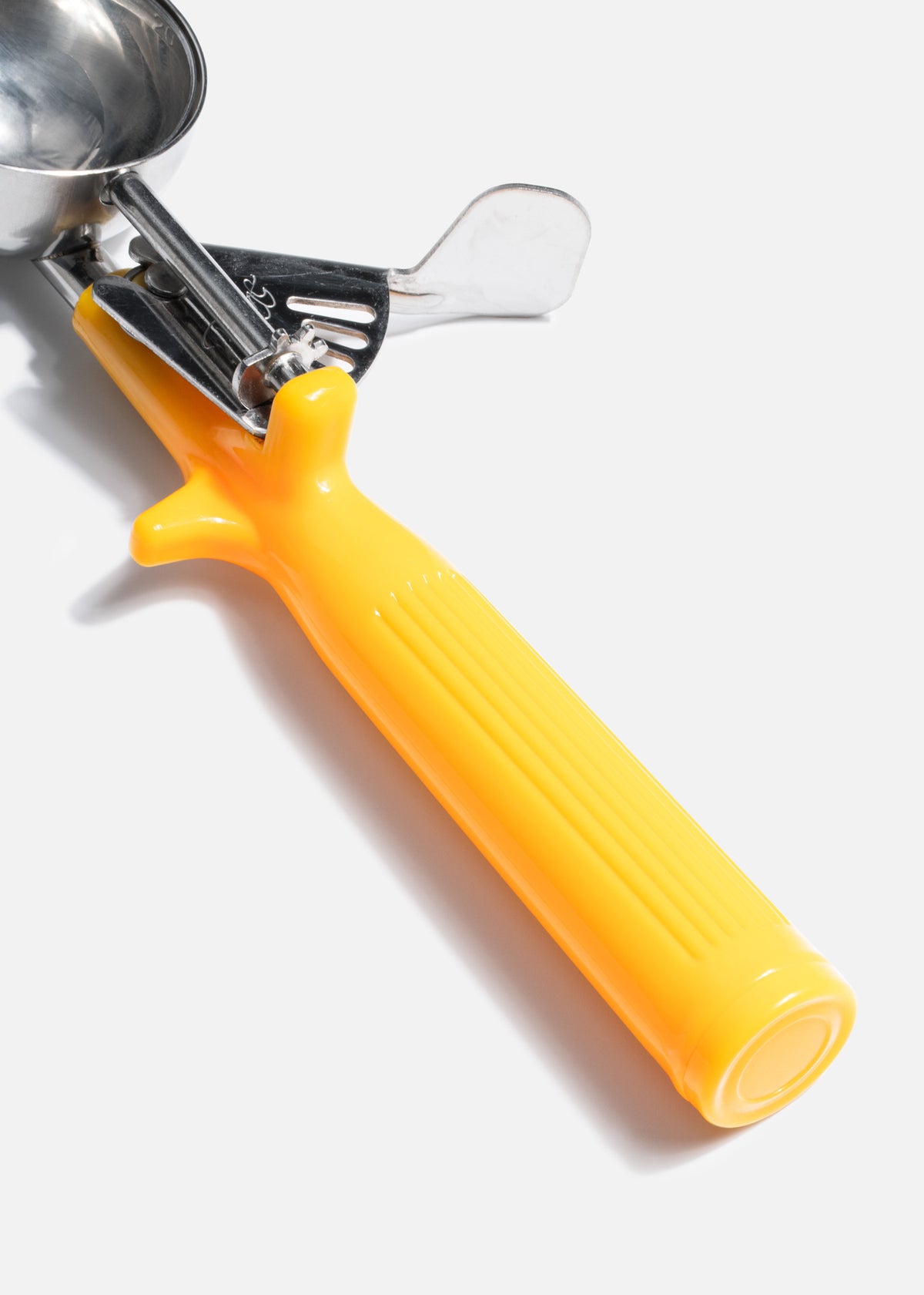 Porcionador reforzado 20 de acero inoxidable mango amarillo 1 5/8 oz 7/32 tazas — imagen de producto