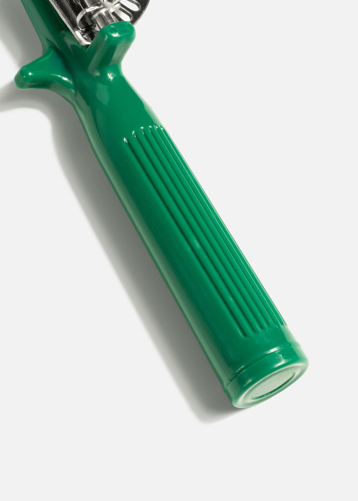 Porcionador reforzado 12 de acero inoxidable mango verde 2 2/3 oz 1/3 tazas — imagen de producto