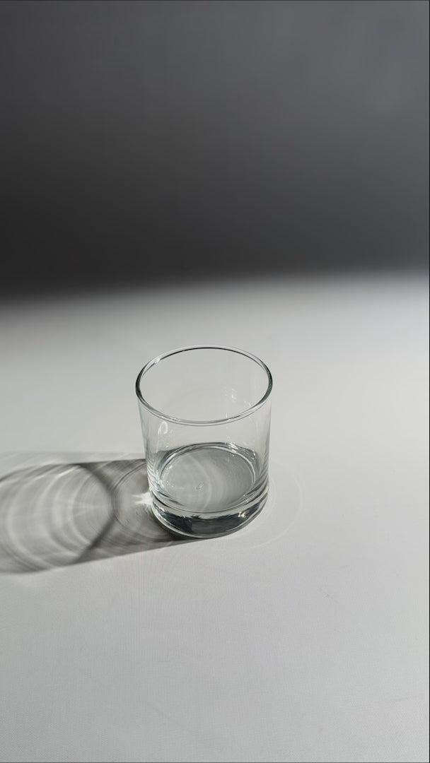 Vaso old fashion de vidrio transparente con fondo grueso Dof 328 ml — video de producto
