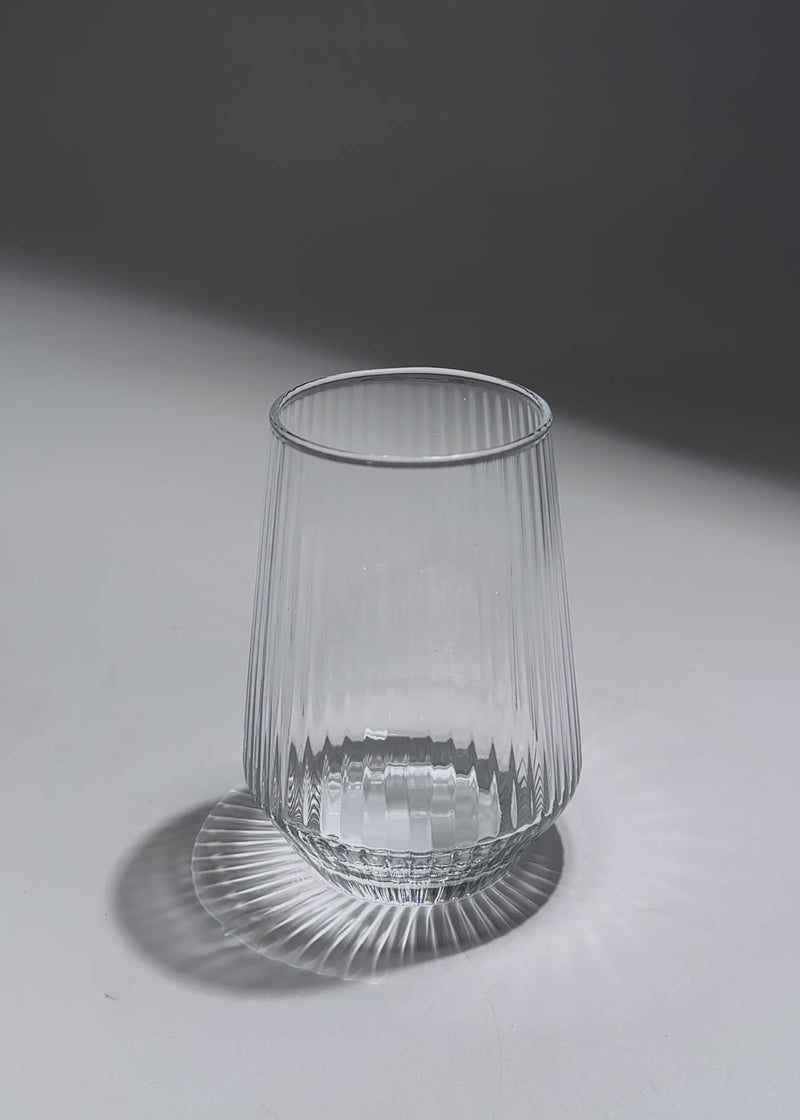 Vaso highball de vidrio transparente Lines 390 ml — video de producto