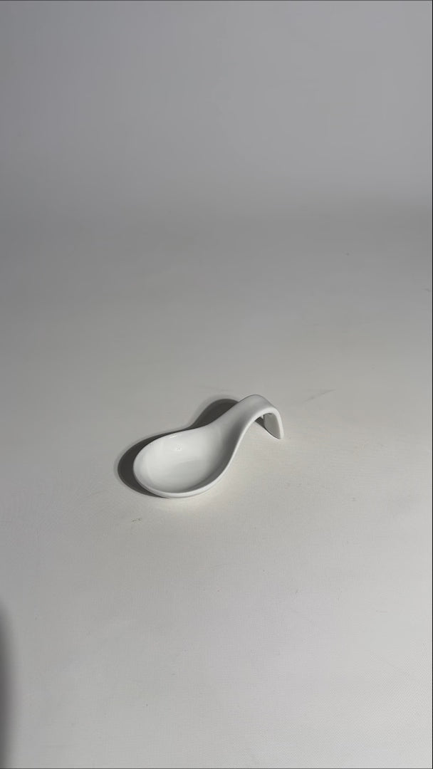 video detalles cuchara de porcelana maha