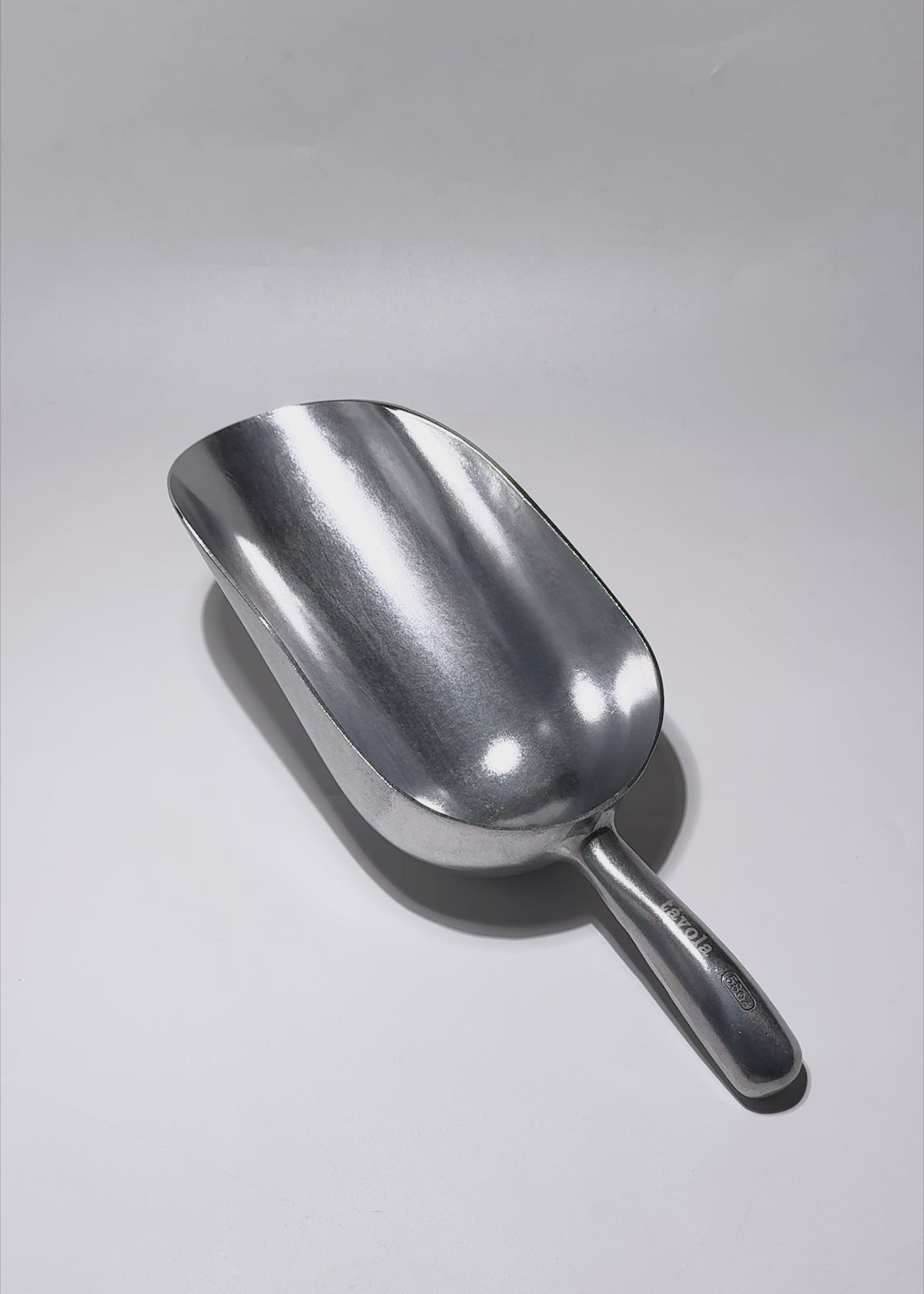 Cargar vídeo: Cucharon pala dosificadora de aluminio plata 1.7 L