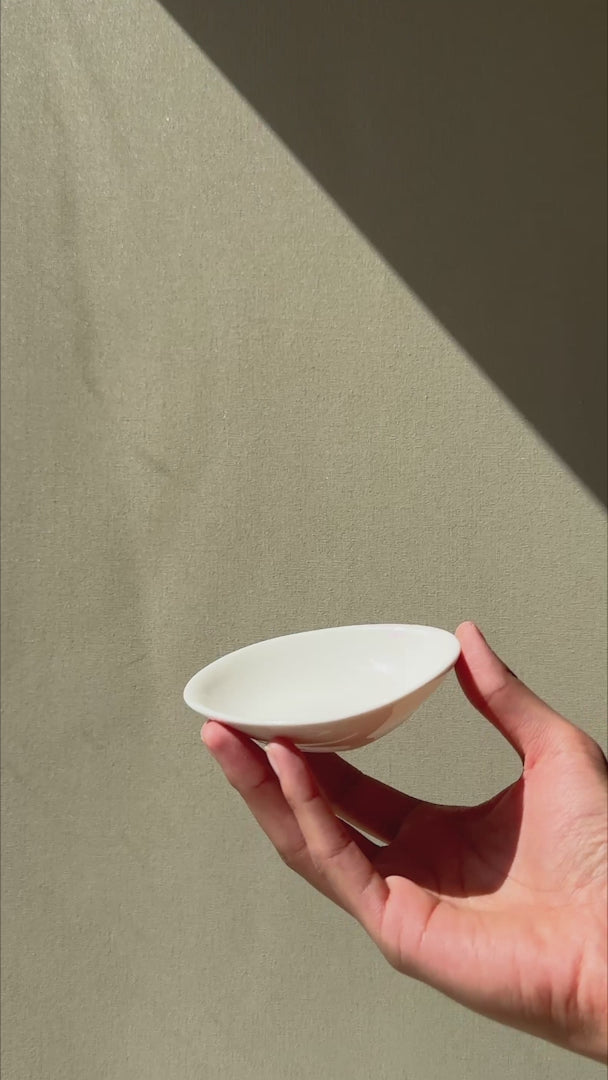 Ramekin de porcelana vitrificada blanco 50 ml — video de producto