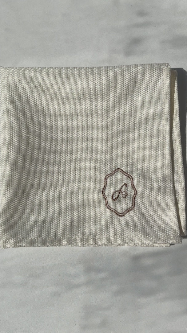 Servicio de bordado de servilletas de 6 A 7 cm — video de producto