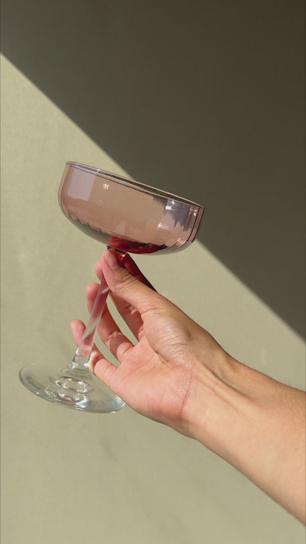 Video de la copa coupe rosa Linear Blush 251 ml