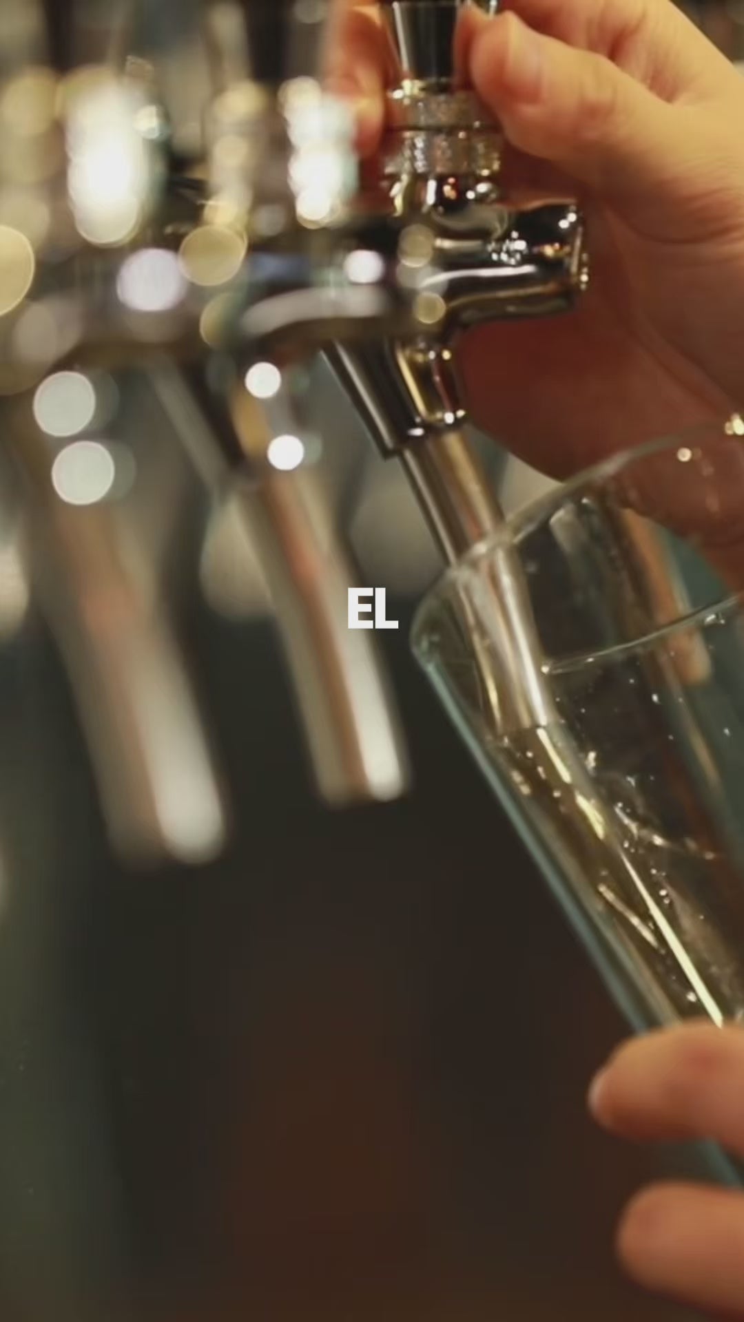 Cargar vídeo: Vaso highball para cerveza de vidrio transparente Brasilia 355 ml / 12 oz — video de producto