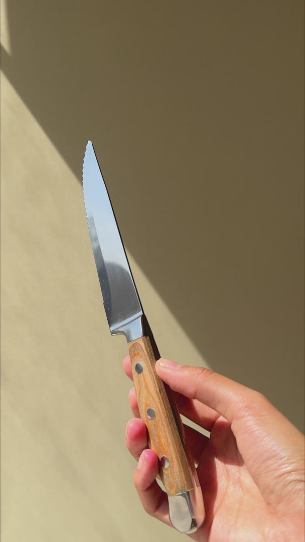 Cargar vídeo: video detalles cuchillo de sierra maha
