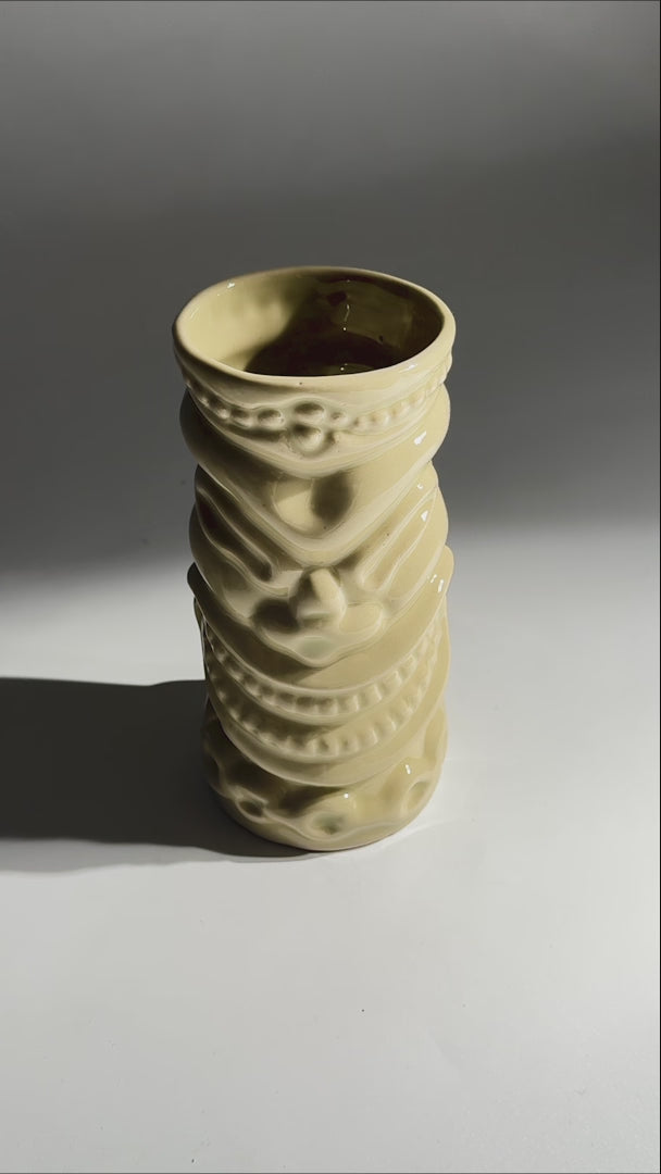 Cargar vídeo: video detalles vaso de ceramica maha