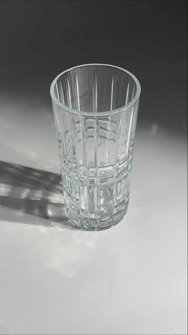 Vaso de vidrio transparente highball Leonor 350 ml — video de producto