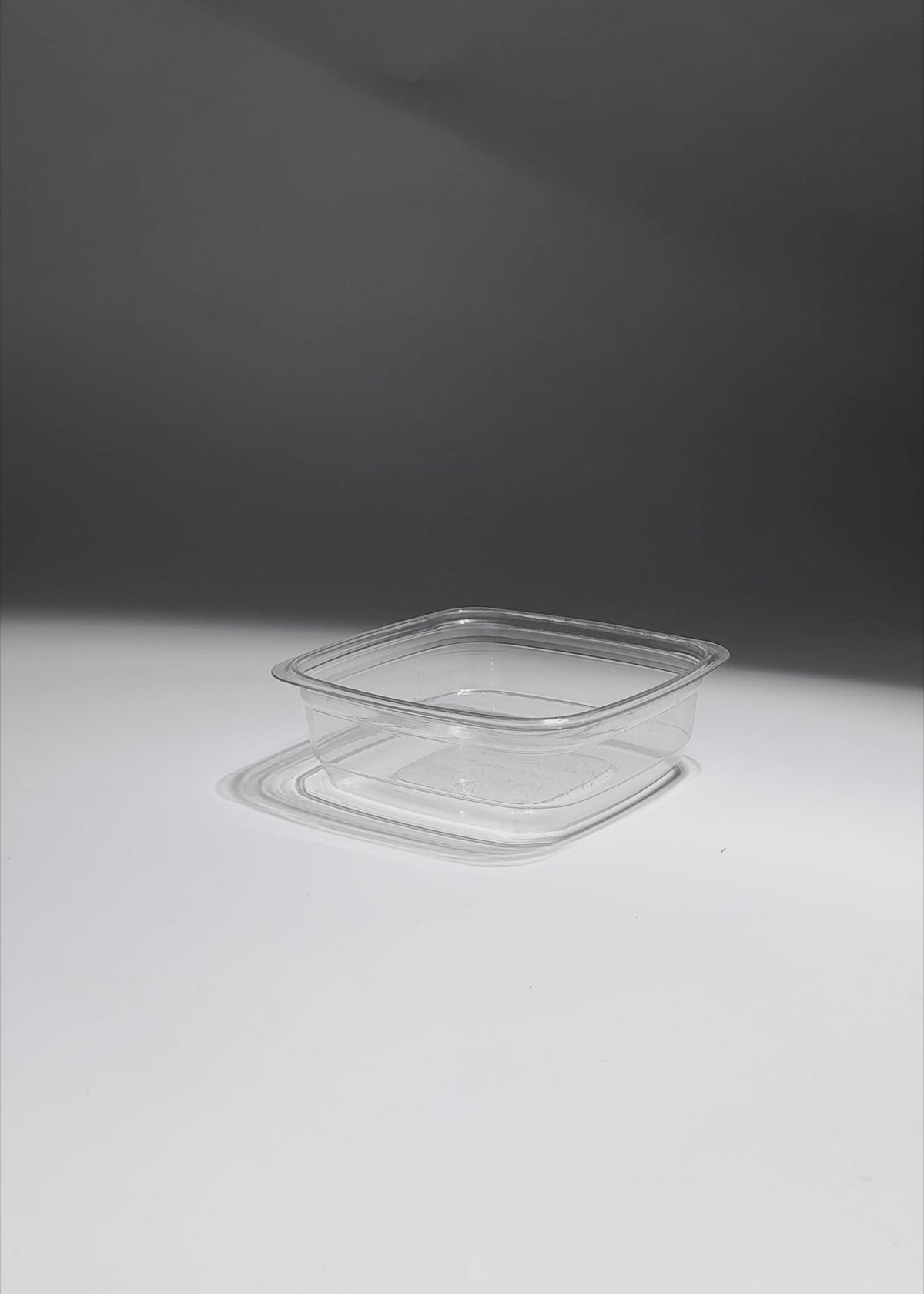 Cargar vídeo: Contenedor cuadrado de pet transparente 11.4x11.4 cm, 8 oz