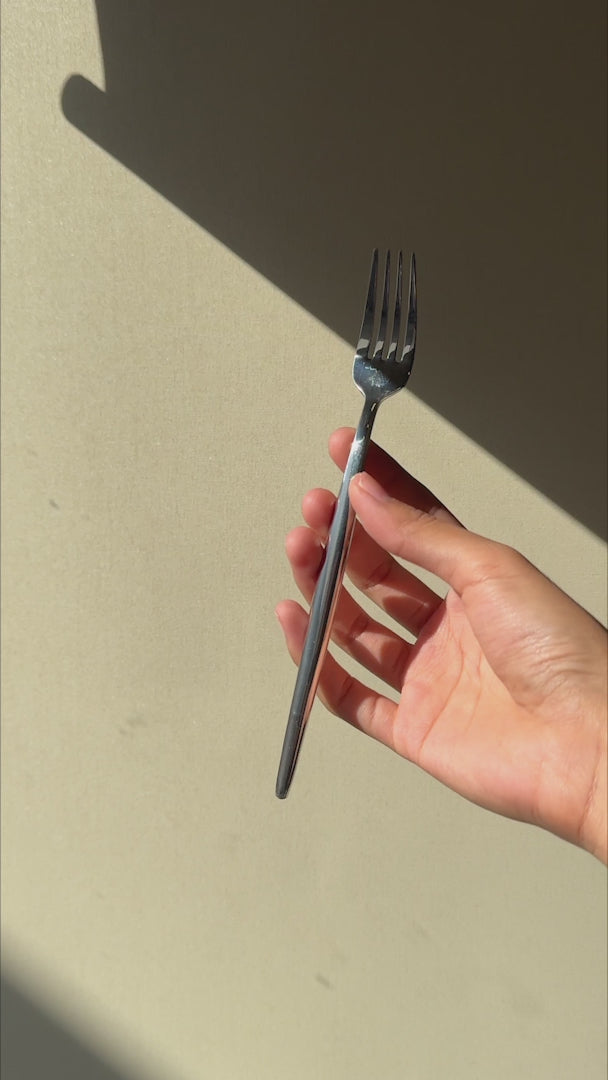 Cargar vídeo: Video del tenedor para ensalada de acero inoxidable Galaxy 18.5 cm