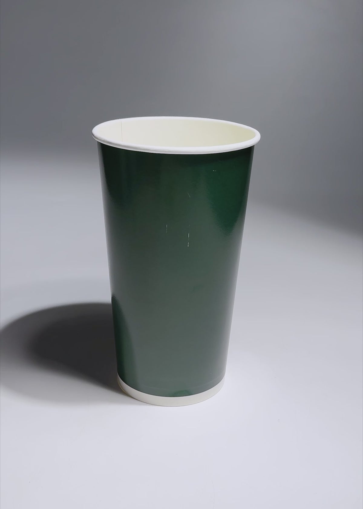 Cargar vídeo: Vaso de papel para bebida frÃ­a verde 44 oz