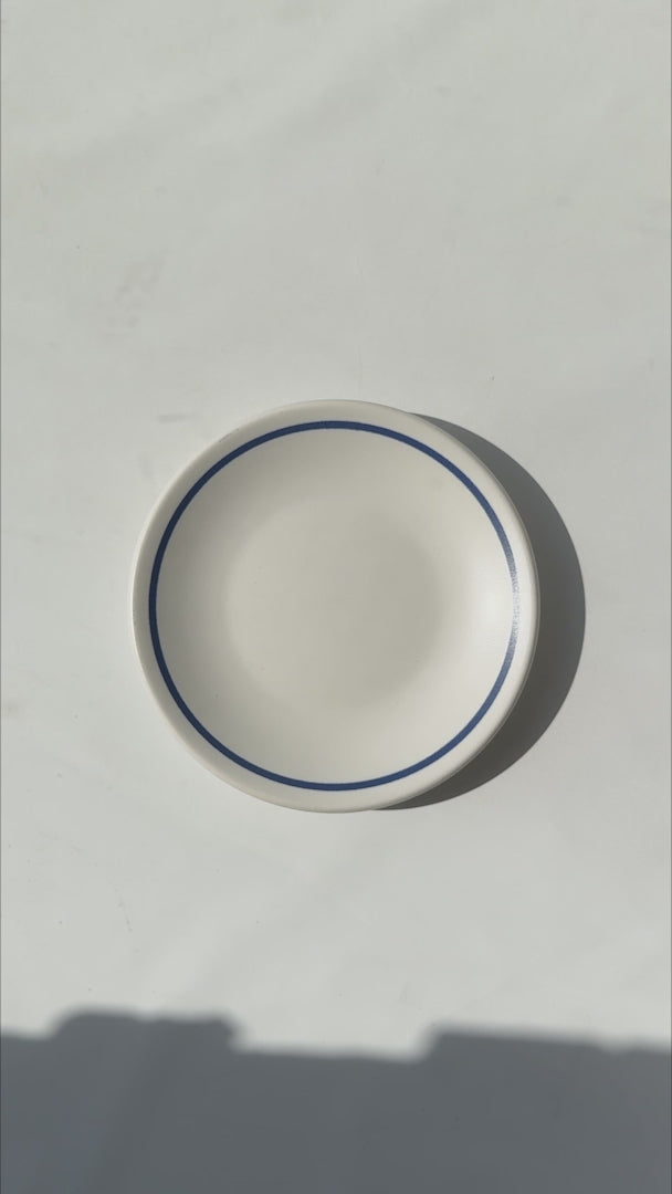 Cargar vídeo: Video del plato trinche Regina blanco filo azul Ø 19 cm
