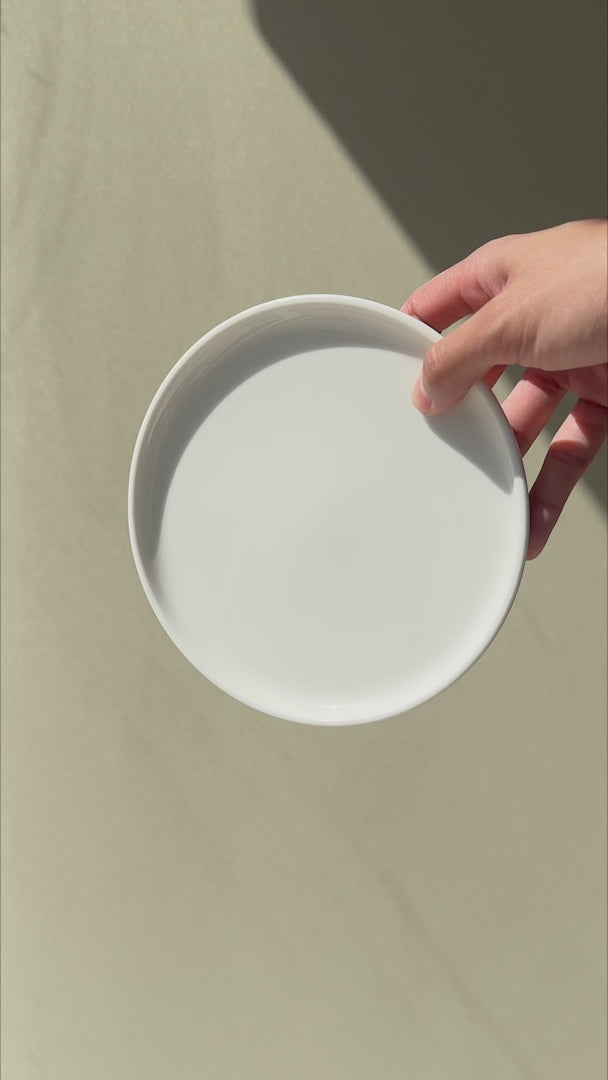 Cargar vídeo: Video del plato trinche de porcelana Hygge de 16 cm