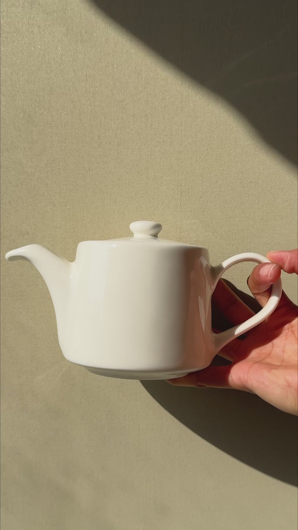 Cargar vídeo: video detalles tetera para cafe maha