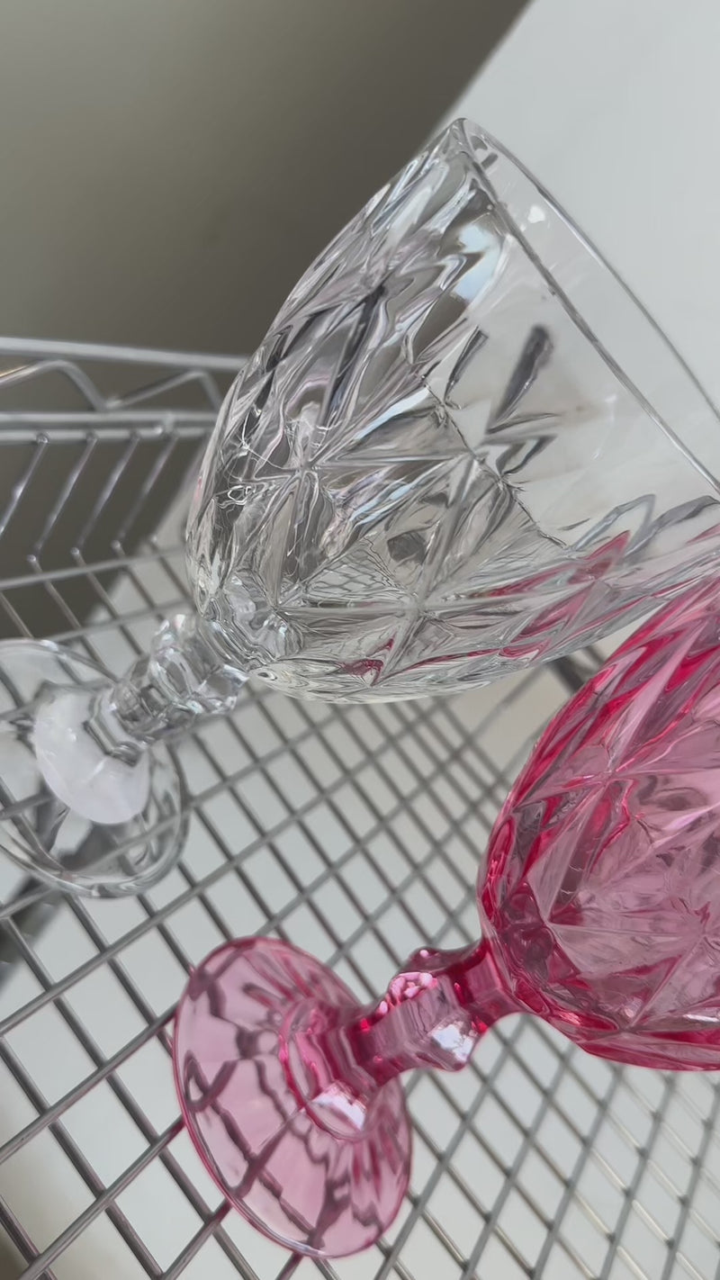 Copa elegante para agua de vidrio azul Diamond 330 ml — video de producto