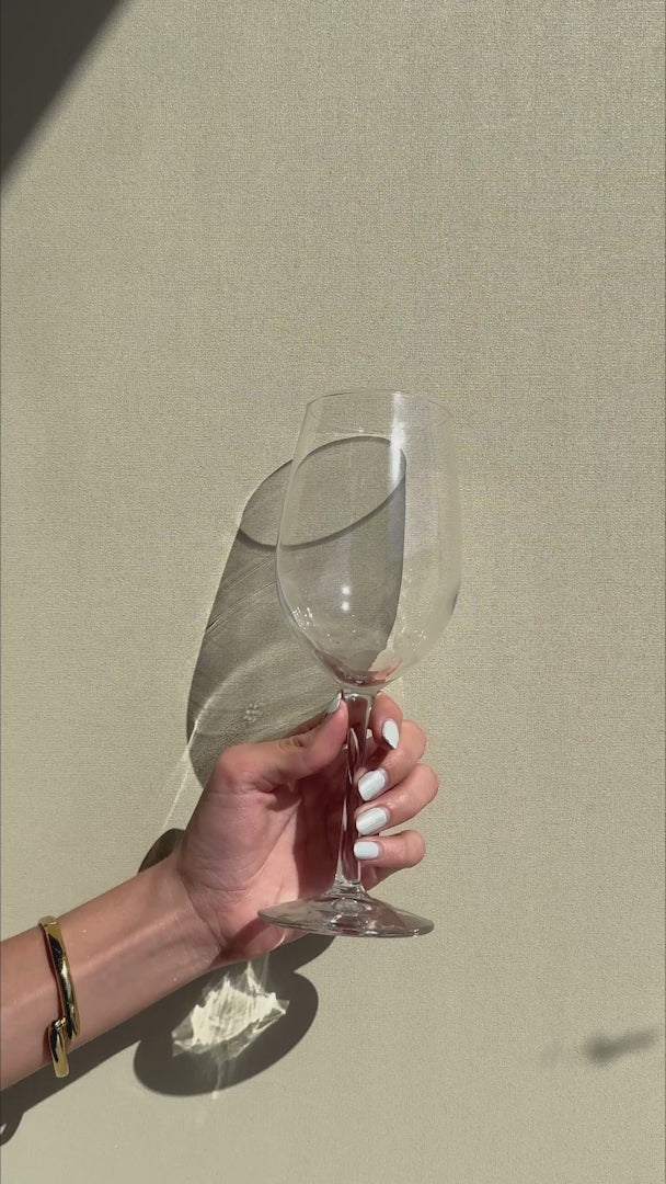 Cargar vídeo: video detalles copa para vino maha