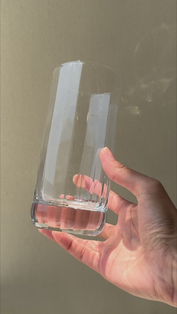 Cargar vídeo: Video del vaso highball de vidrio Cooler Radius 488 ml