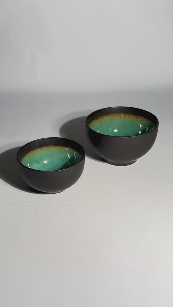 Plato hondo de porcelana negro Hakone 510 ml — video de producto