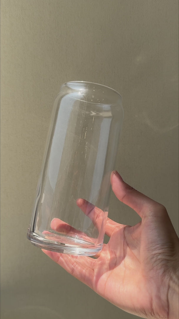 Cargar vídeo: Video del vaso tipo lata de vidrio transparente de 591 ml