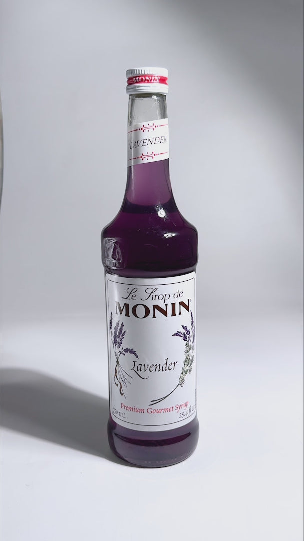 Cargar vídeo: Jarabe de lavanda botella de vidrio Monin 750 ml — video de producto