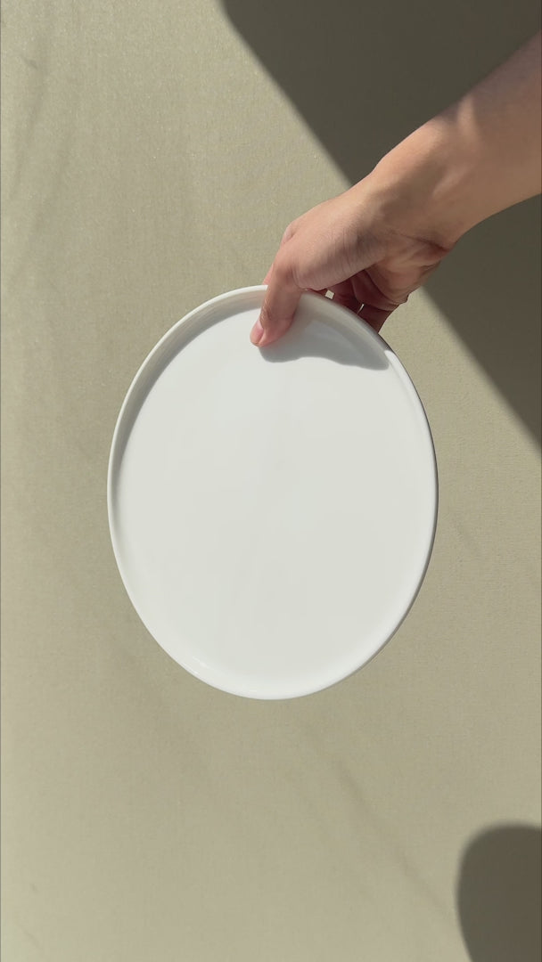 Cargar vídeo: Video del acabado y diseño minimalista del plato de porcelana Hygge