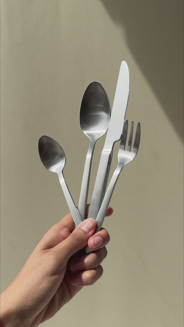 Cargar vídeo: Video del tenedor para postre de acero inoxidable mate Mara 14.8 cm