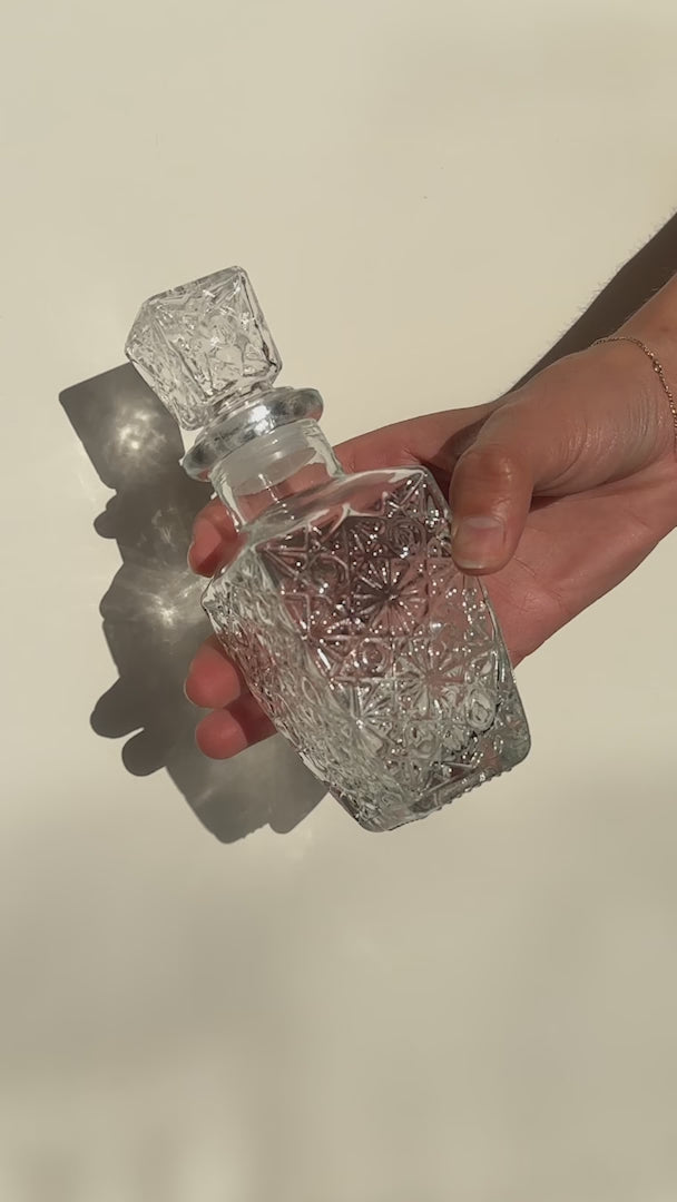 video detalles licorera de vidrio maha