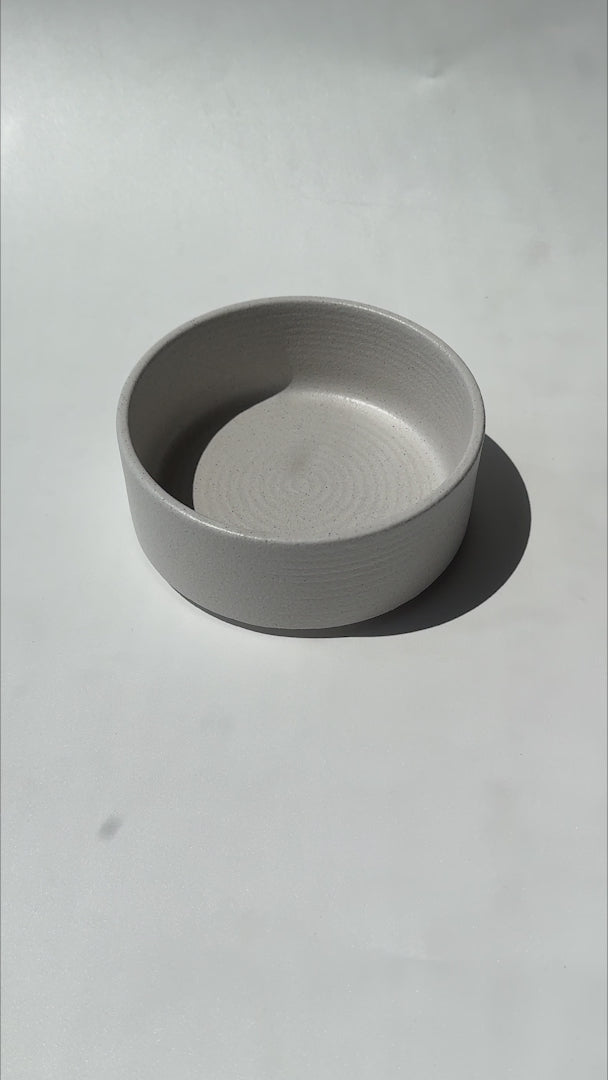 Video del tazón apilable de porcelana Liora Ripple 415 ml
