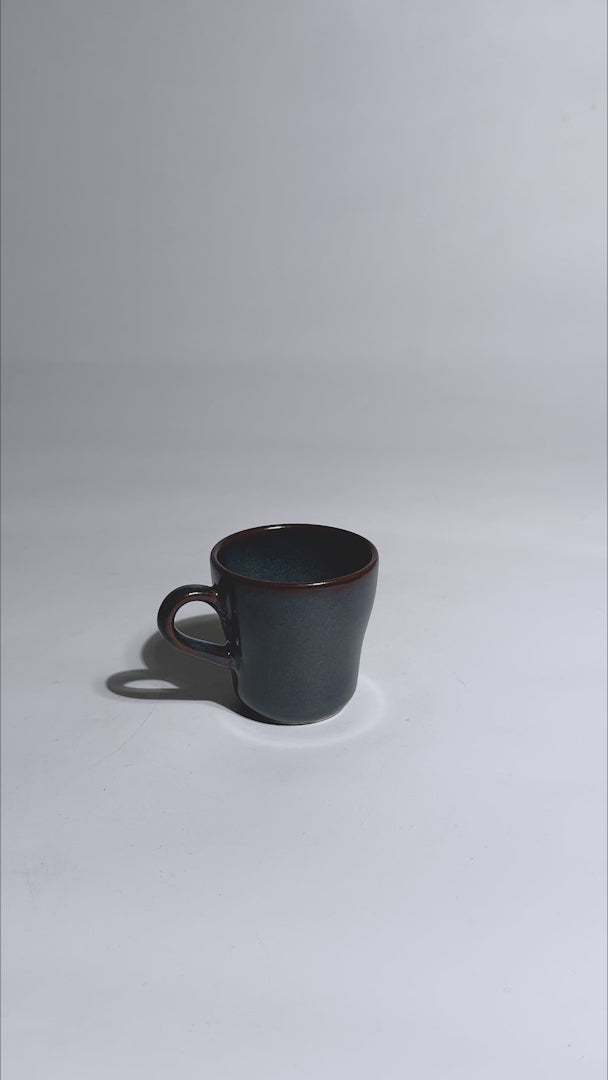 Cargar vídeo: Video del acabado y diseño de la taza para espresso Glorie Kaff