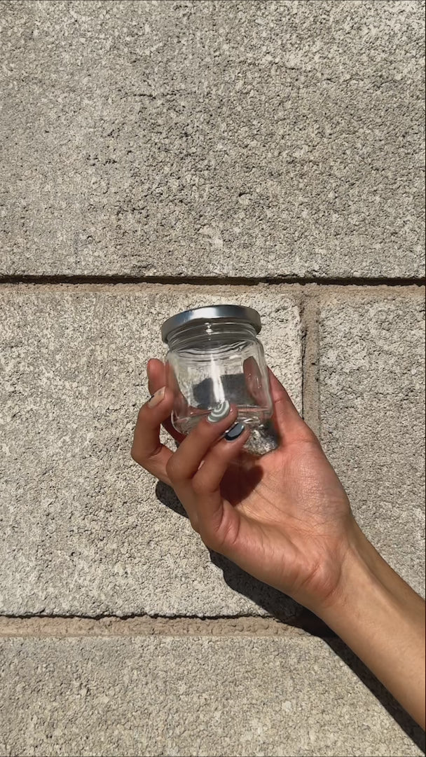 Cargar vídeo: video detalles frasco de vidrio maha