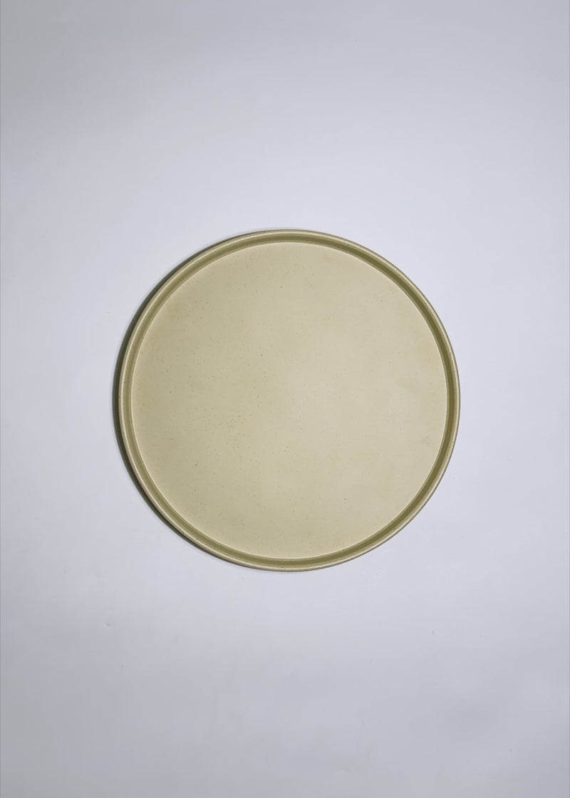 Plato trinche Barcelona de melamina arena mate de 23 cm
