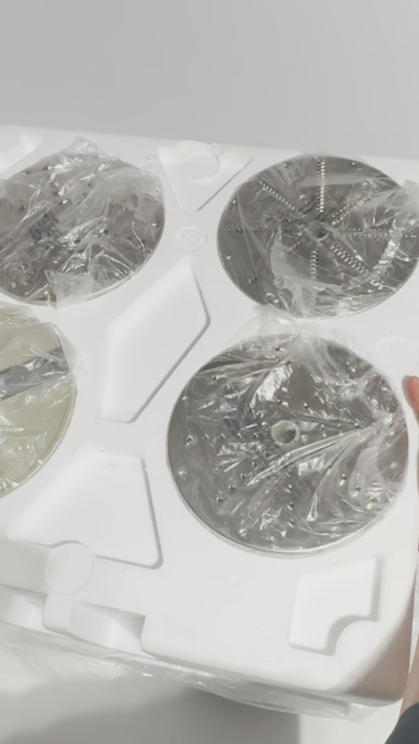 Procesadora de alimentos con discos de corte de acero inoxidable — video de producto