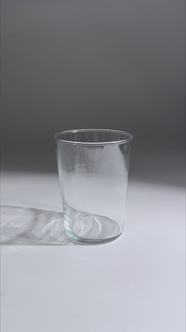 Cargar vídeo: Video del borde, cuerpo y base del vaso Sidra Beverage