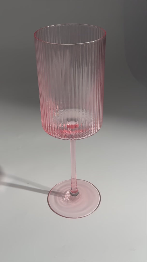 Cargar vídeo: video detalles copas de vino maha