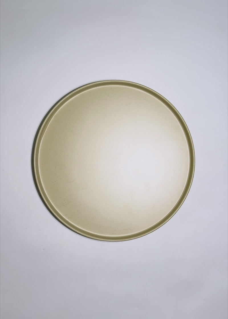Plato trinche Barcelona de melamina arena mate de 27 cm