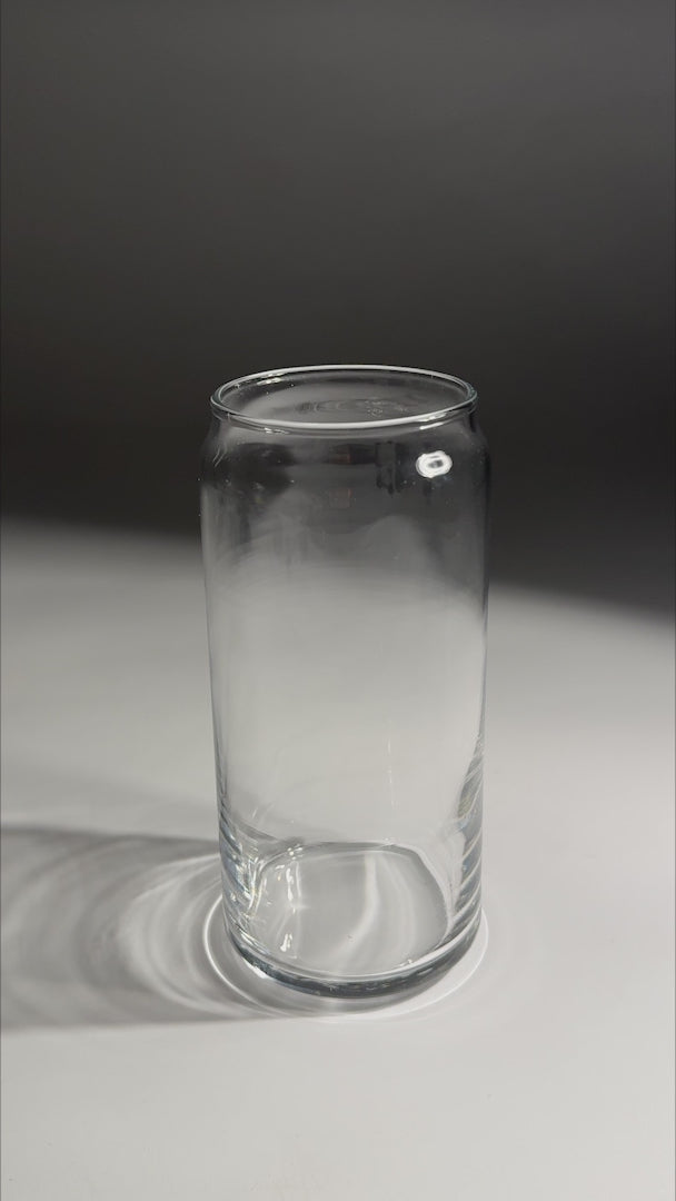 Cargar vídeo: Video del diseño tipo lata y borde Safedge del vaso de vidrio 591 ml