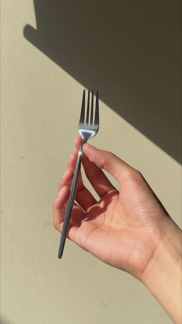 Video del tenedor para ensalada de acero inoxidable Santorini 16.2 cm