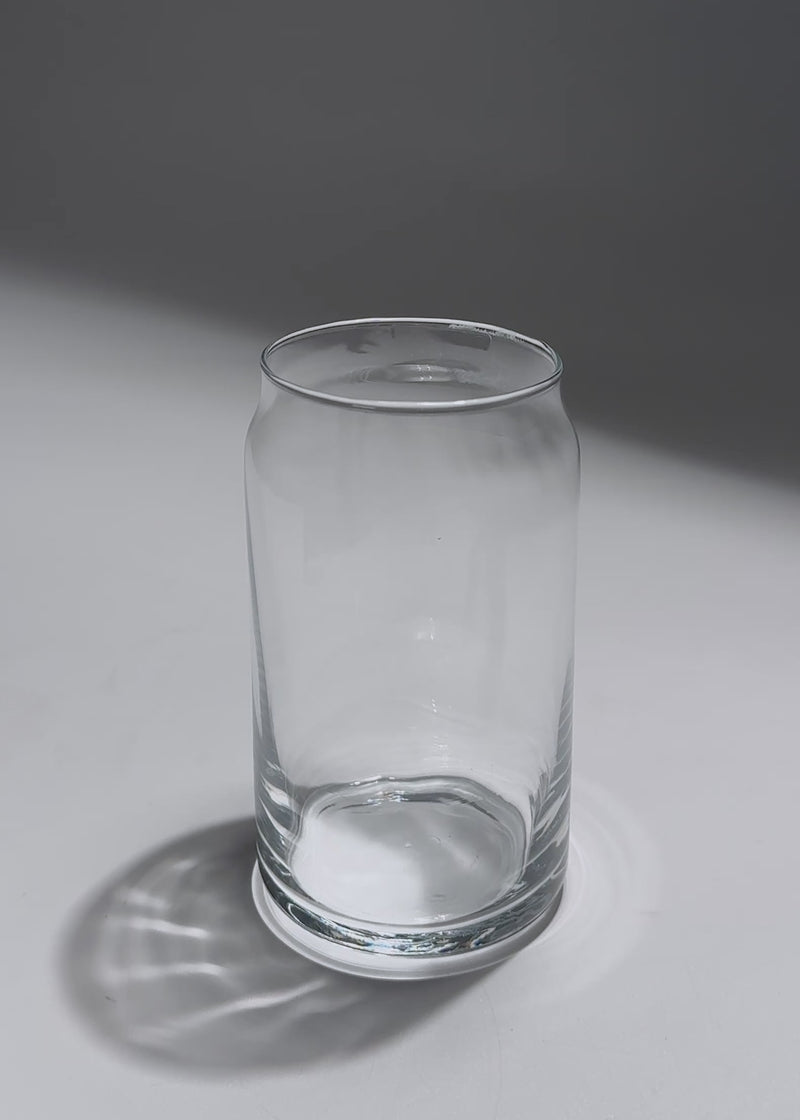 Video de Vaso tipo lata de cristal transparente 745 ml para cafeterias, bares, cervecerias, hoteles y restaurantes