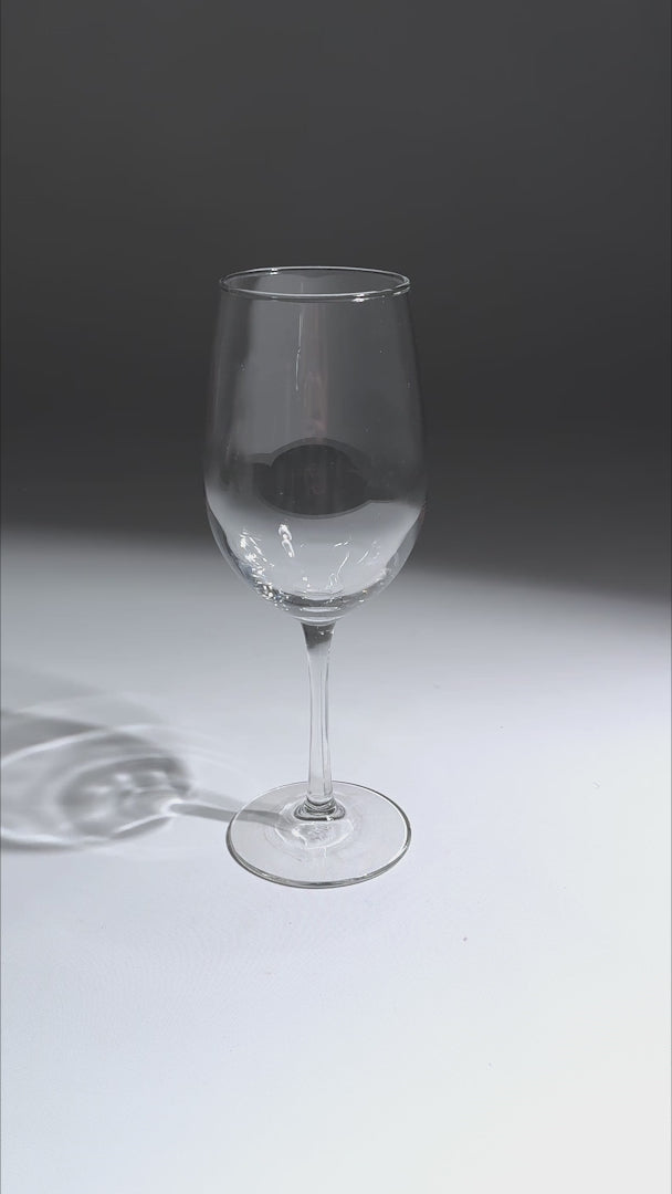 Cargar vídeo: video detalles copa para vino maha