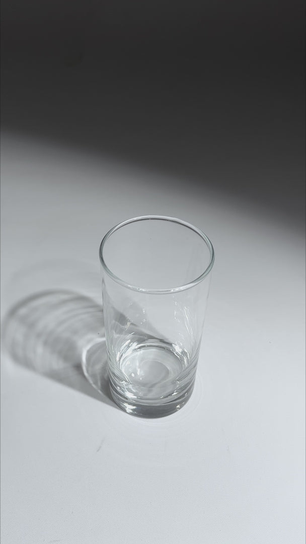 Cargar vídeo: Vaso para jugo de cristal transparente fondo grueso ideal para restaurante, cafetería y bebidas 230 ml — video de producto