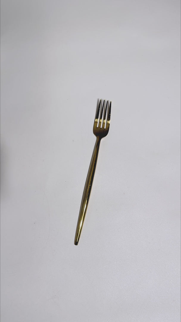 Tenedor de mesa de acero inoxidable dorado Galaxy 18.5 cm — video de producto