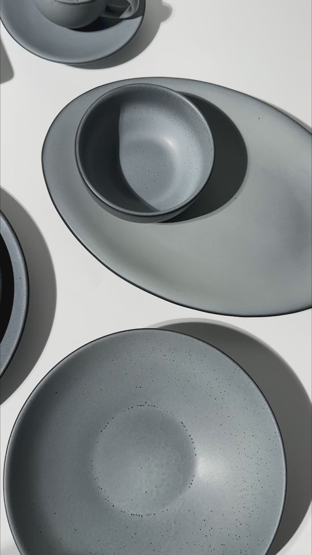 video detalle platos melamina gris maha