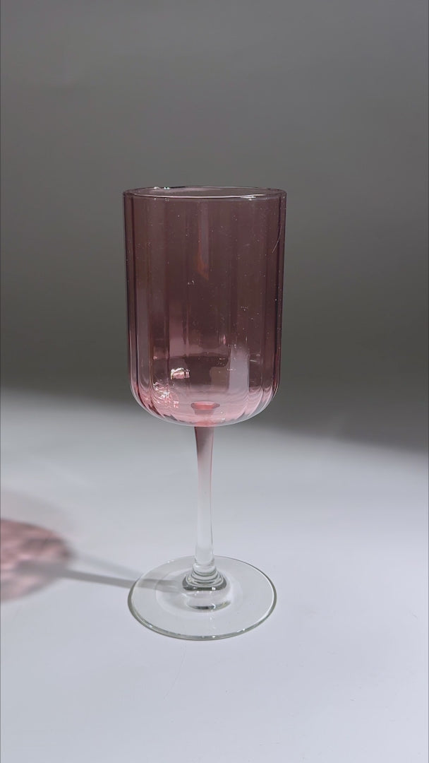 Video del cáliz rosa, tallo y base de la copa Linear Blush
