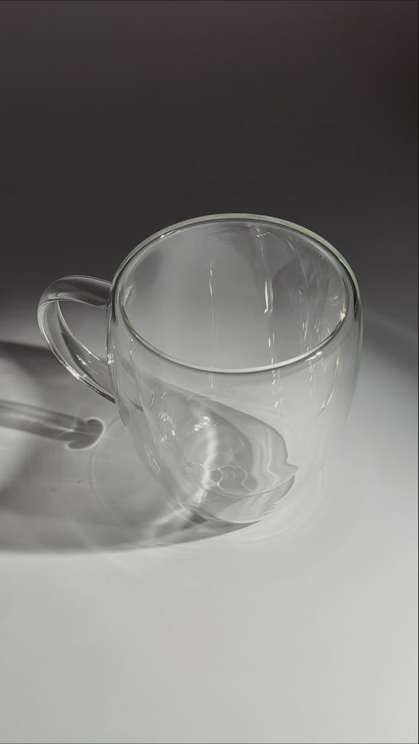 Cargar vídeo: video detalles taza para café maha