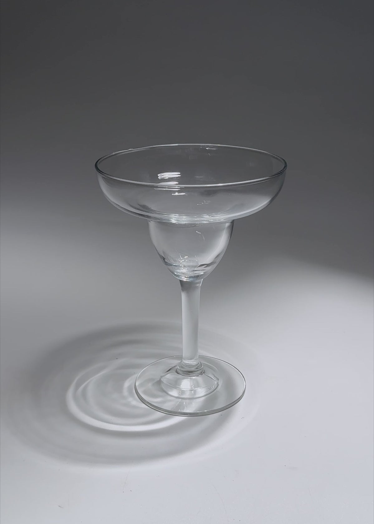 Cargar vídeo: Copa coupette de vidrio transparente Citation Gourmet 266 ml — video de producto