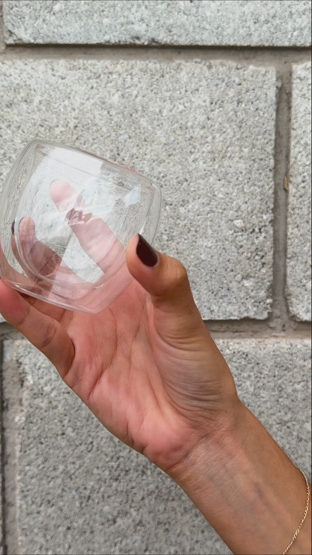 Cargar vídeo: video detalles vaso de vidrio maha