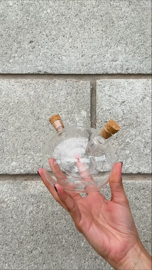 Cargar vídeo: video detalles vinagrera de vidrio maha